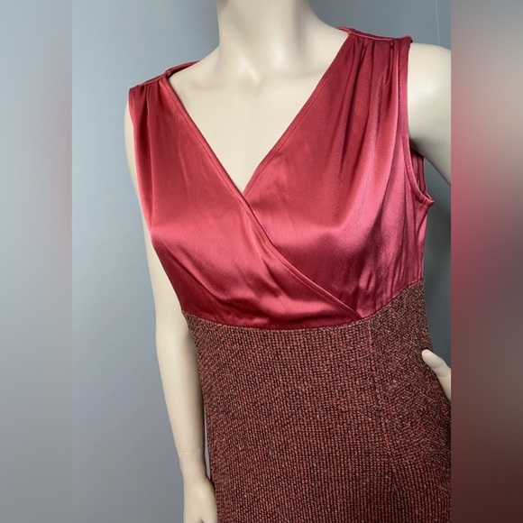 St John Sleeveless  Cranberry V Neck Cocktail - Picture 3 of 4